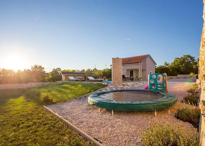 Peaceful Vacation Villa Galižana